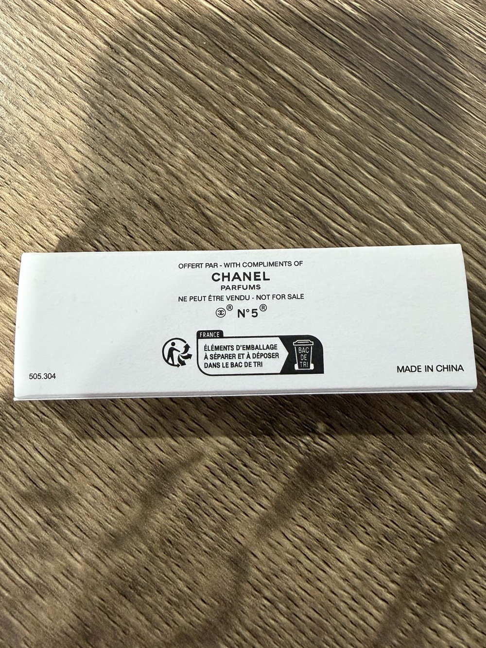 CHANEL N°5 L’EAU Silver Keychain VIP Perfume Capsule with Ribbon & Box AUTHENTIC - Picture 12 of 12